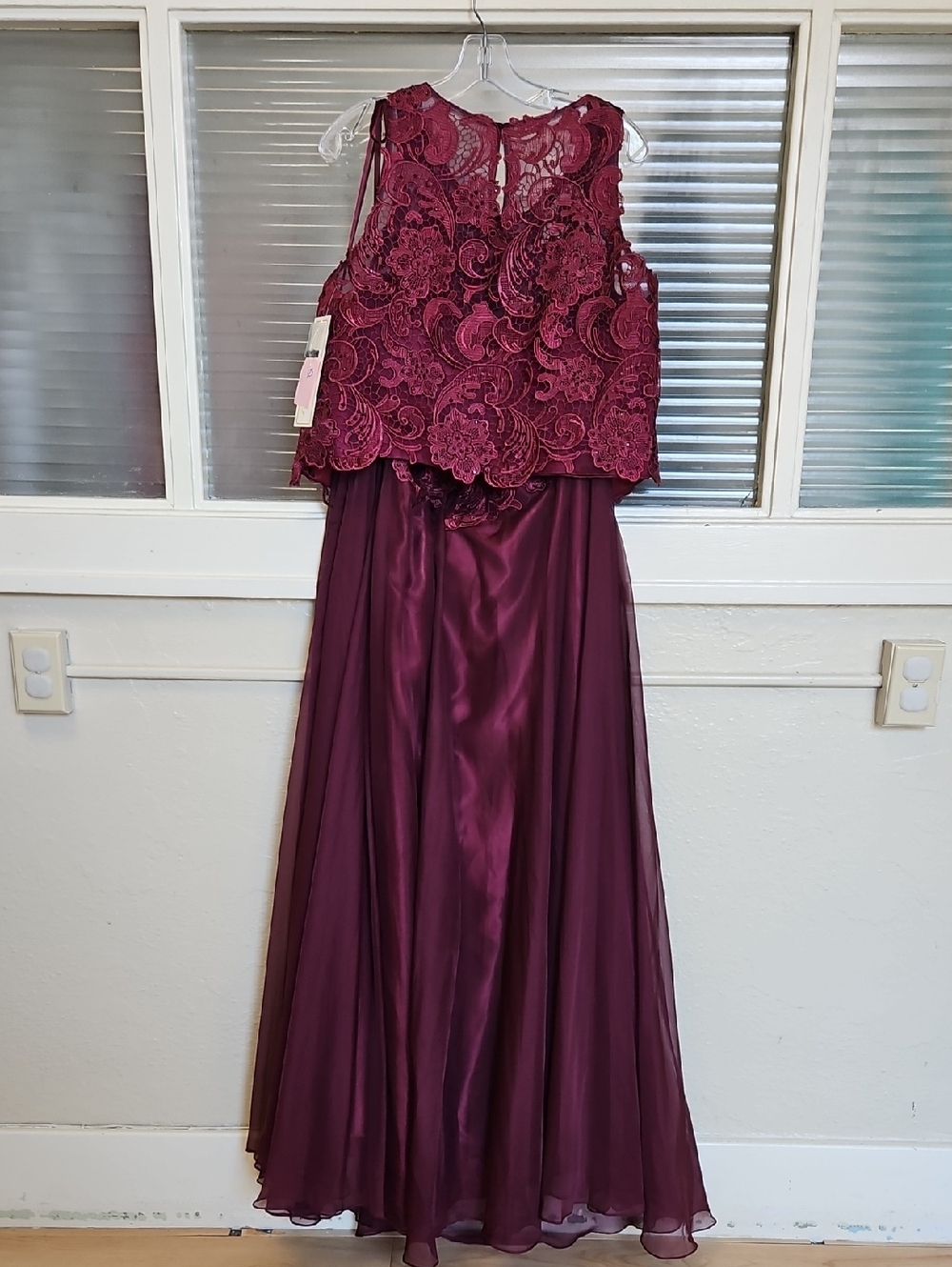 S - Picture 5 of 6